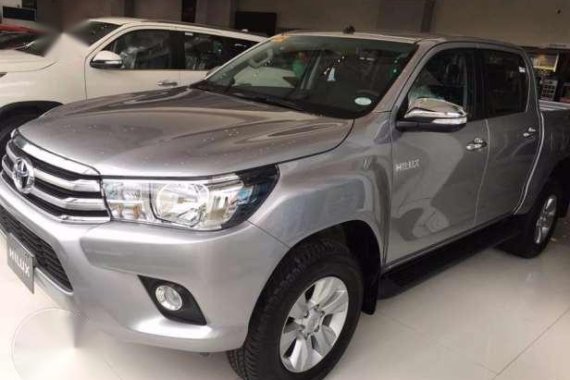 NEW TOYOTA HILUX 4X2 E M/T 2017