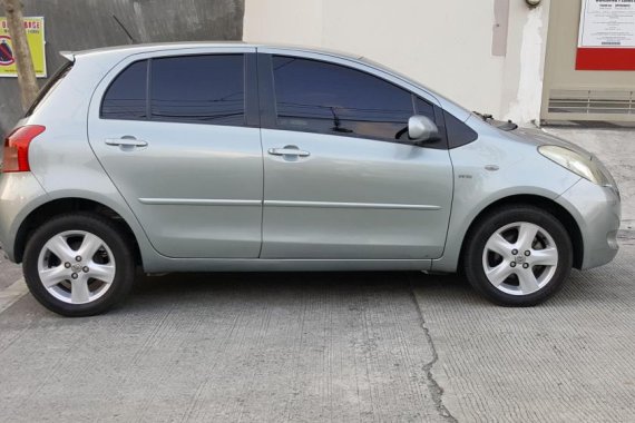 Almost brand new Toyota Yaris Gasoline