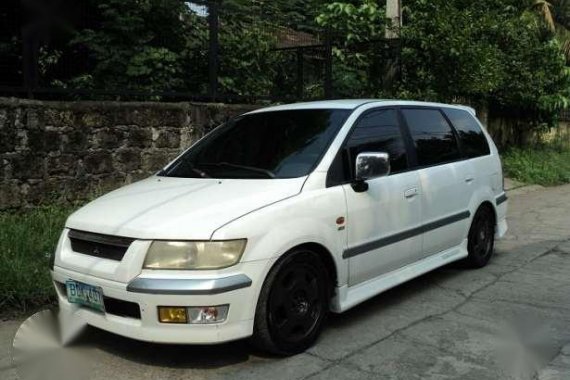 Mitsubishi Grandis Chariot AT 2003