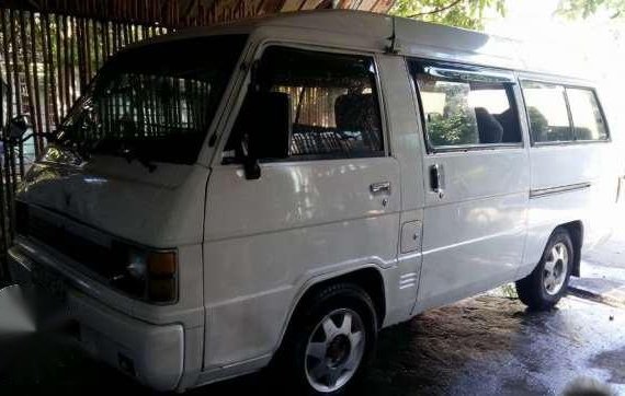 Mitsubishi L300 Versa Van 2000 White