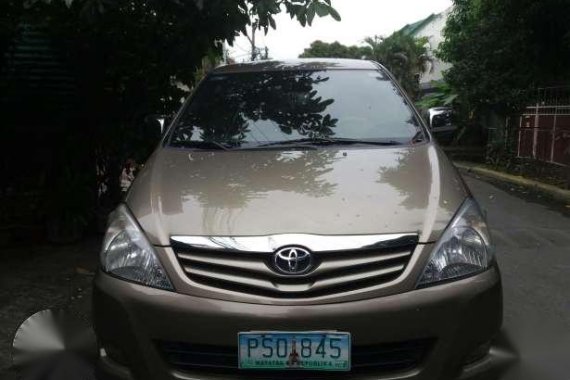 Toyota Innova 2010 Model AT Beige