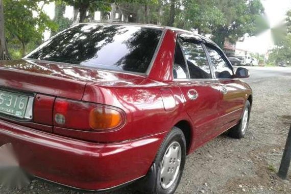 Mitsubishi Lancer Glxi 1993 MT Red