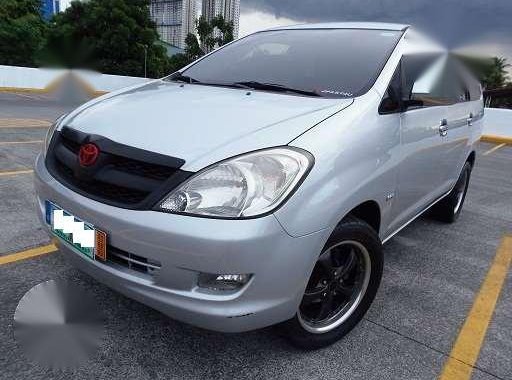 Toyota Innova 2.0 MT Silver For Sale