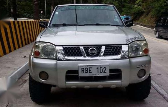 Nissan Frontier 2004 AT Silver For Sale 