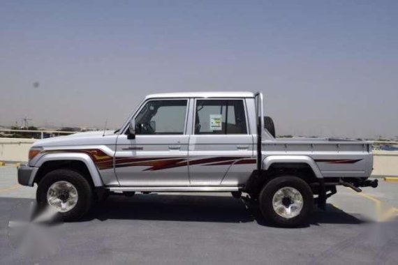 2017 Toyota Land Cruiser LC70  MT Silver 