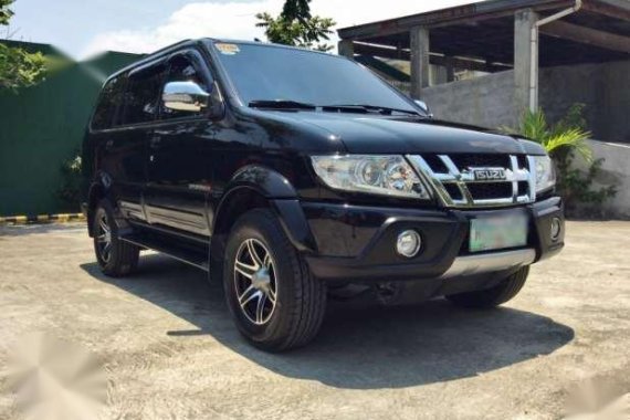 2014 isuzu sportivo X top of the line.not 2015 2013 2012 2011