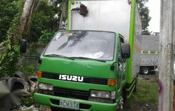 Isuzu Elf NKR 14ft Aluminum Van Green