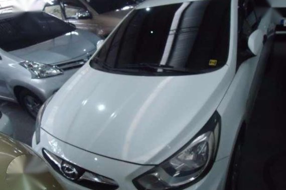 2011 Hyundai Accent MT Gas White