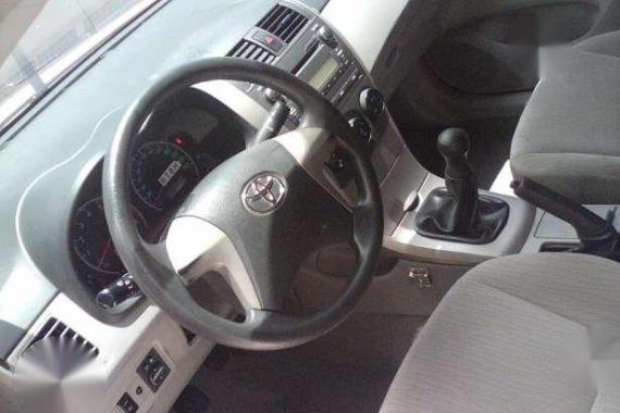 Altis Corolla Toyota White Manual 50.000kms mileaged 20092010