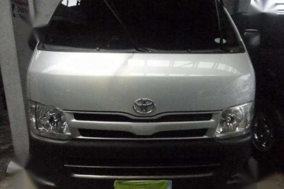 Toyota HiAce Comuter