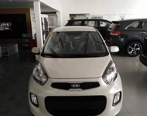 Almost brand new Kia Picanto Gasoline