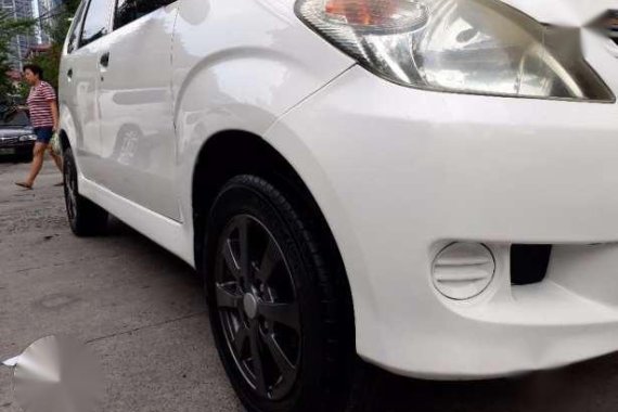 Toyota Avanza J 2012 White AT For Sale