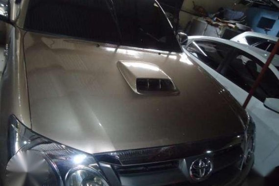 2005 Toyota Fortuner 4x4 AT DSL White Gold