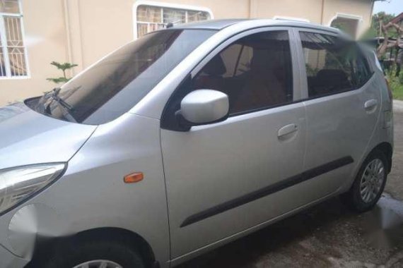 Hyundai I10 2010 Silver AT For Sale