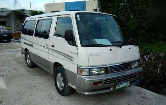 Nissan Urvan Escapade 2004 White MT 