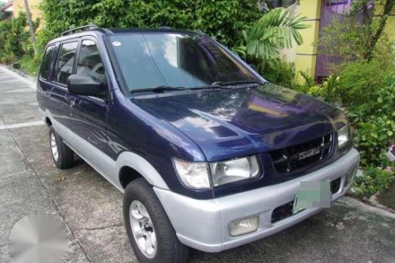 Isuzu Crosswind 2002 Blue AT For Sale