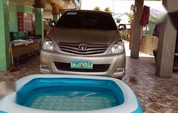 Toyota Innova E 2010 Silver MT For Sale