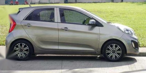 Kia Picanto 2012 Silver MT For Sale