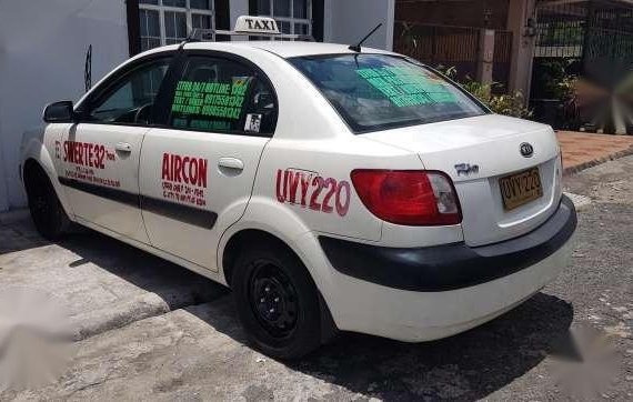 2009 Kia Rio Taxi White AT For Sale