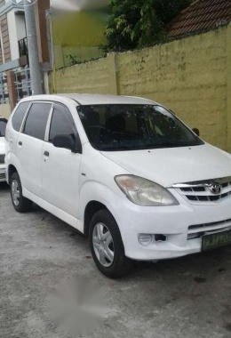 Toyota avanza j 2010 model
