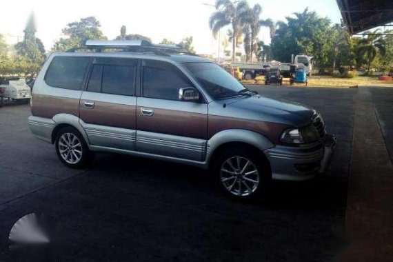 04 TOYOTA REVO VX200 vs vios inova hilander adventure