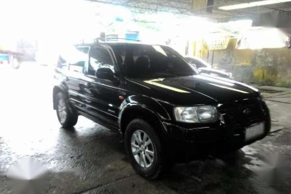 Ford Escape 2.0 MT XLS Black For Sale