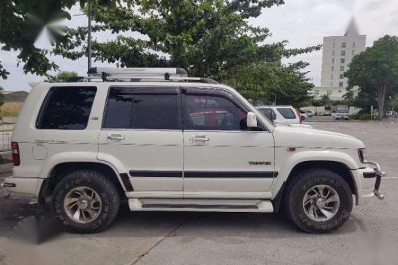 Isuzu Trooper 2005 White AT For Sale