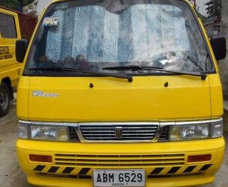 Nissan Urvan 2015 Yellow MT For Sale