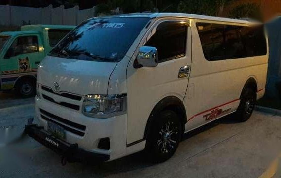 Toyota Commuter 2011 White MT For Sale