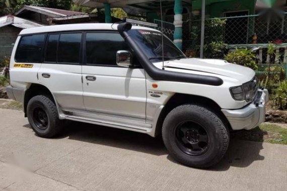 Mitsubishi Pajero Fieldmaster 4x2 AT White 