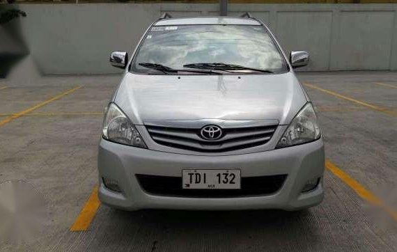 2011 Toyota Innova 2.5 G AT Silver For Sale