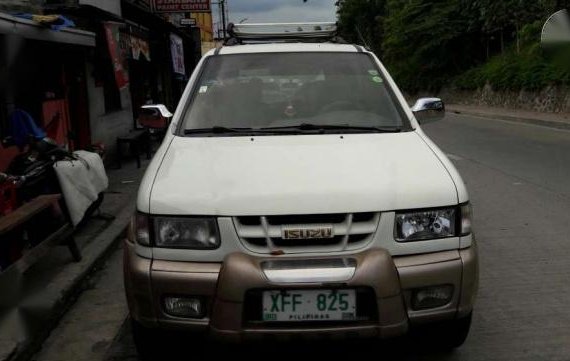 Isuzu Crosswind Xuv 2002 White AT 