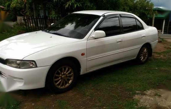 Mitsubishi Lancer GLXi 1999 MT White 