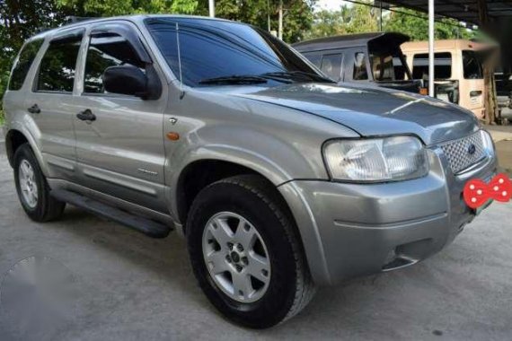 FORD Escape 2004 4x4 Gas Automatic TOP OF THE LINE