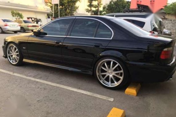 2000 BMW e39 528i