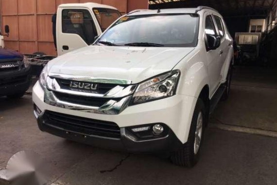 2017 Isuzu MUX LSA AT 191k low downpayment promo