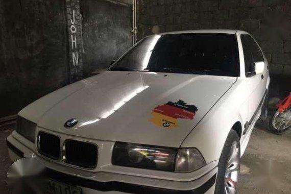 BMW 320i car