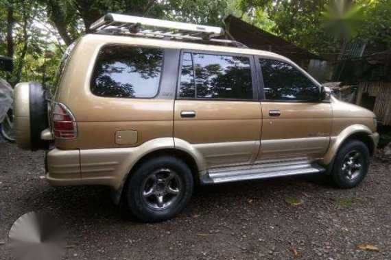 Isuzu Crosswind XUVi MT 2004 Golden 