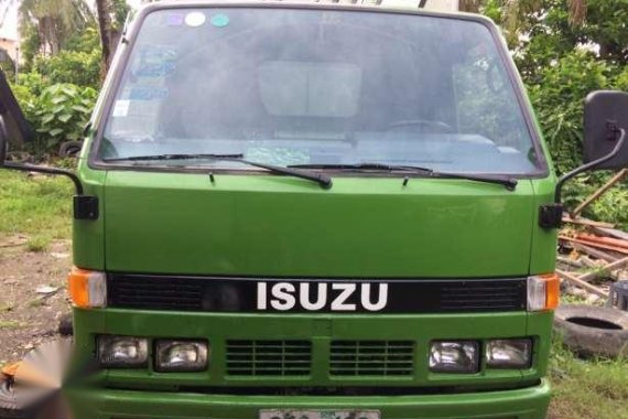 Isuzu elf 10ft aluminum van