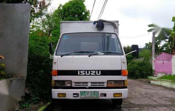 Hyundai getz and isuzu truck