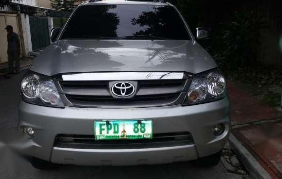 2005 fortuner automatic 1st ownd gas not montero crv innova