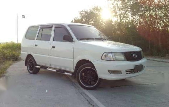 Toyota Revo 2003