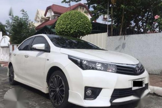 2015 Toyota Corolla Altis 2.0V - Pearl White (Top of the Line)