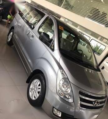 Hyundai Grand Starex TCI MT Silver For Sale