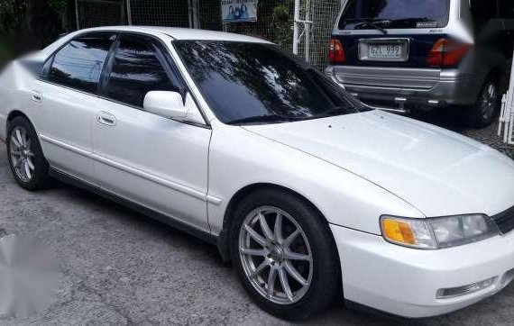 Honda Accord Vtech 1996 White AT For Sale