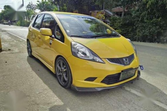 Honda Jazz 1.5 I-vtec Yellow AT For Sale