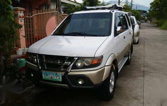 Isuzu Crosswind XUV 2010 AT White For Sale