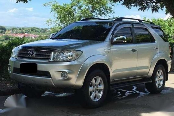 2009 Toyota Fortuner G VVTi Silver AT 