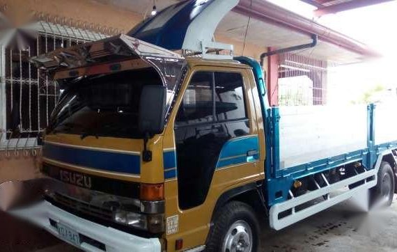 Isuzu elf giga 16ft NPR 4hf1