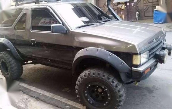 Nissan Pathfinder 4x4 AT Silver For Sale